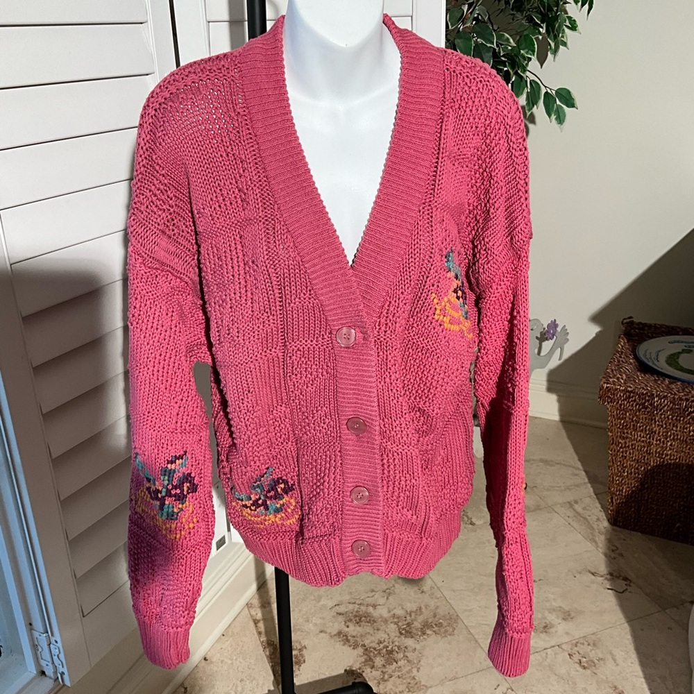 IZOD Vintage Rosy Pink Knitted Sweater Unique Designs / Stitching 💯 Cotton
